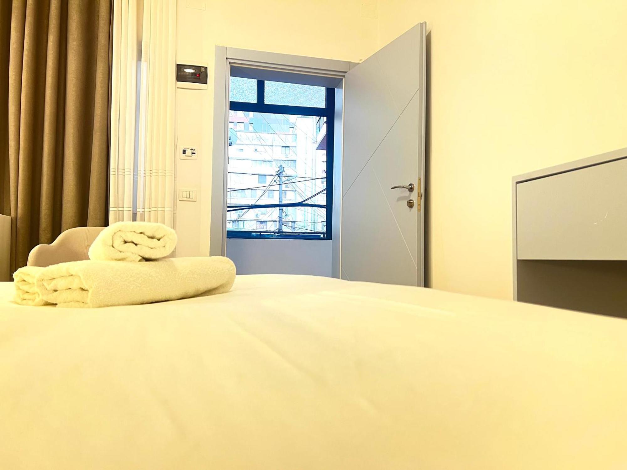 Tirana Square Hotel Esterno foto