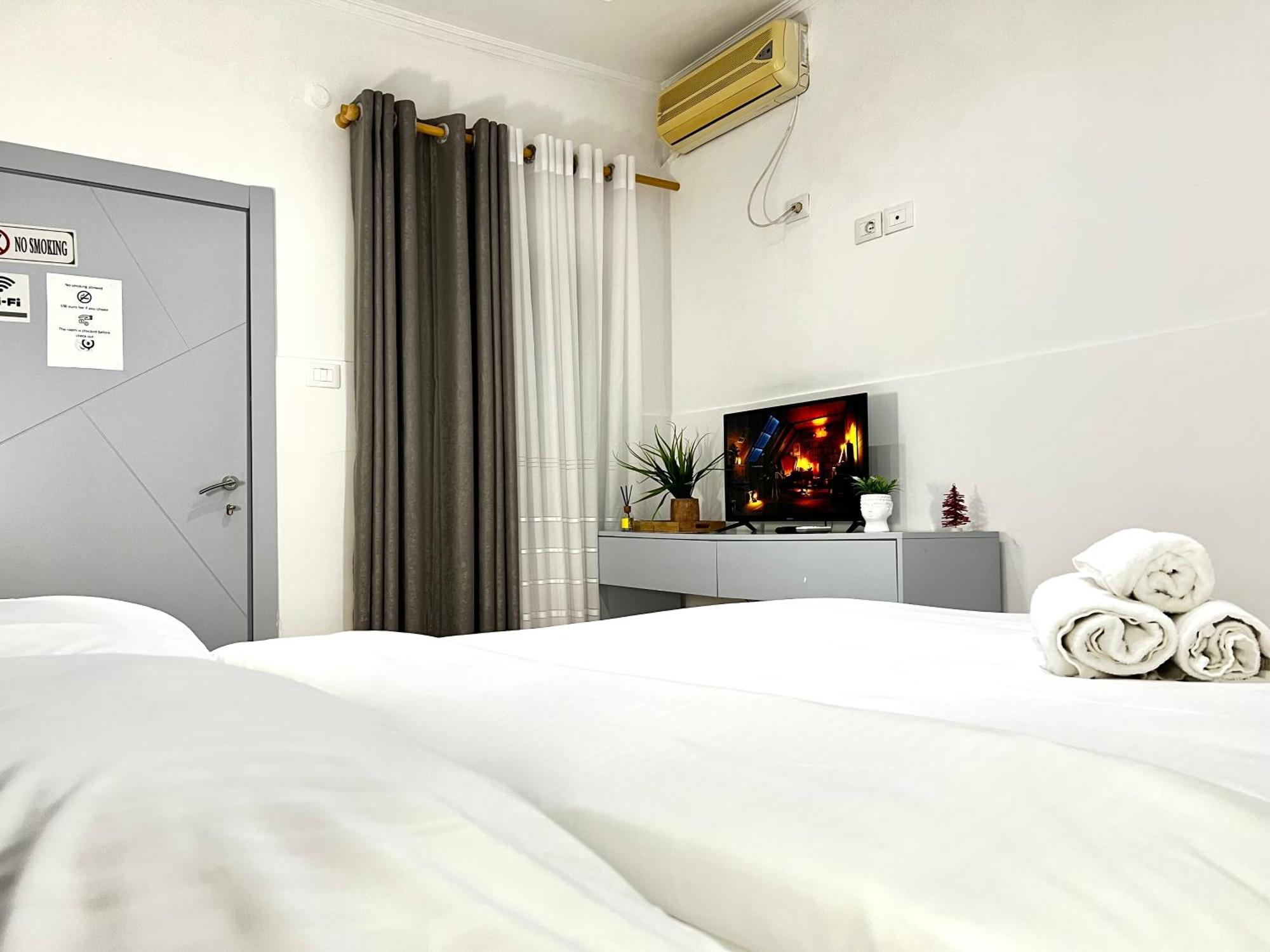 Tirana Square Hotel Esterno foto